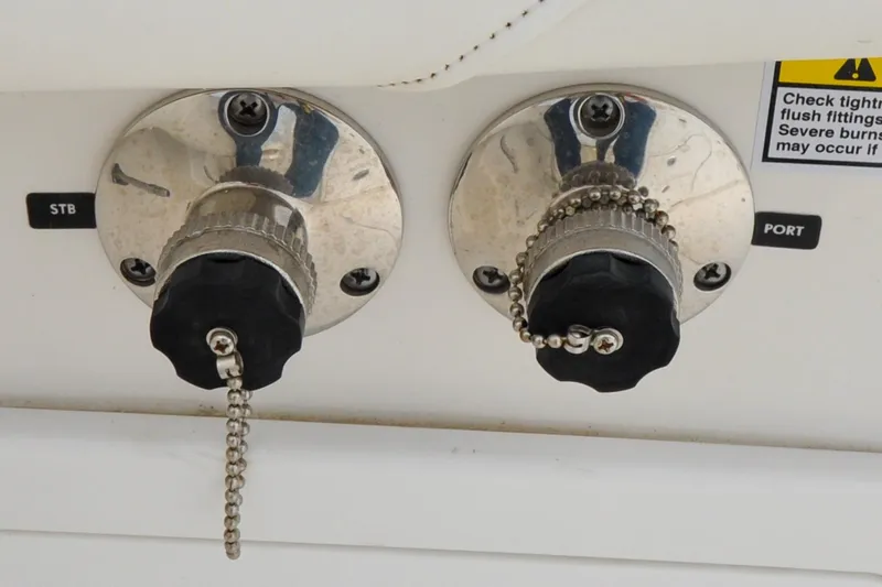 Blue Fox Yacht Photos Pics Regulator 31 - Blue Fox