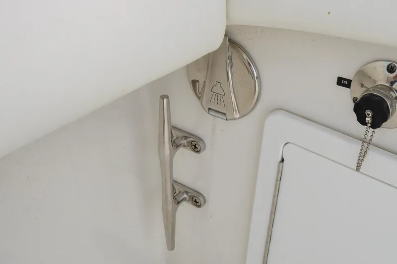 Blue Fox Yacht Photos Pics Regulator 31 - Blue Fox