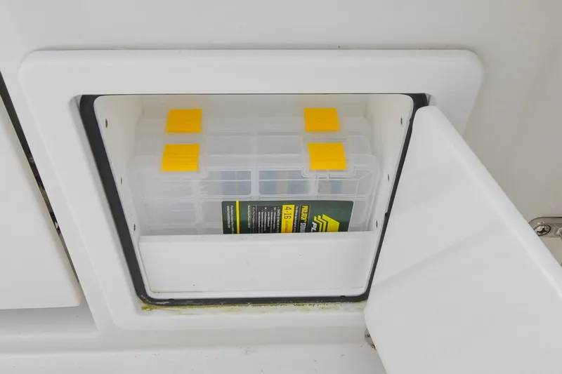 Blue Fox Yacht Photos Pics Regulator 31 - Blue Fox