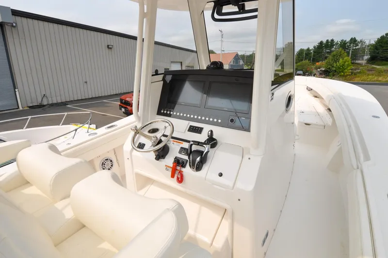 Blue Fox Yacht Photos Pics Regulator 31 - Blue Fox