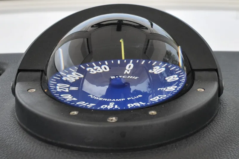 Blue Fox Yacht Photos Pics Regulator 31 - Blue Fox