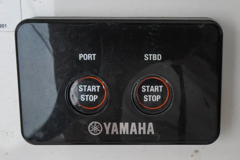 Blue Fox Yacht Photos Pics Regulator 31 - Blue Fox