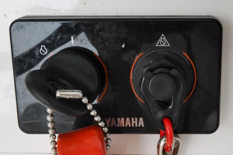 Blue Fox Yacht Photos Pics Regulator 31 - Blue Fox