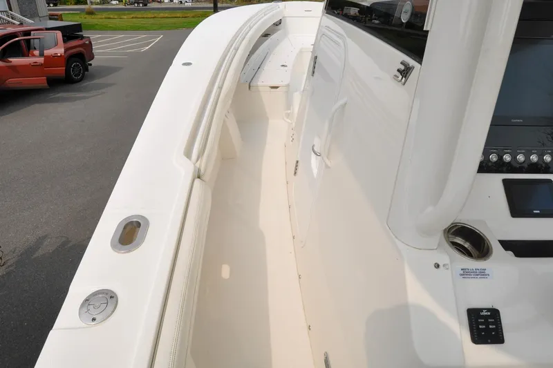 Blue Fox Yacht Photos Pics Regulator 31 - Blue Fox