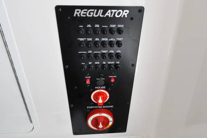 Blue Fox Yacht Photos Pics Regulator 31 - Blue Fox