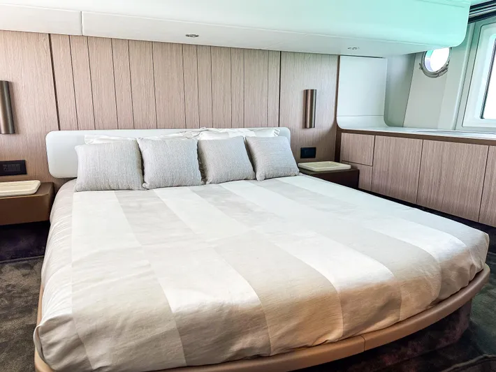 Andromeda Yacht Photos Pics 