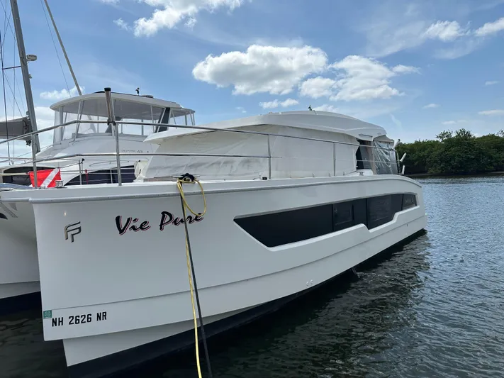 Vie Pure Yacht Photos Pics 