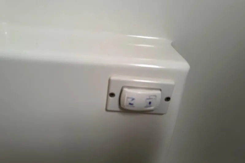 Vie Pure Yacht Photos Pics Light switch on Fountaine Pajot MY4.S yacht, 2021 model.