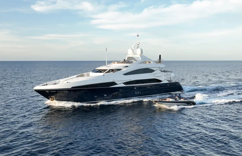 Mercy Yacht Photos Pics Luxury Sunseeker 121 yacht cruising on open sea, 2009 model.