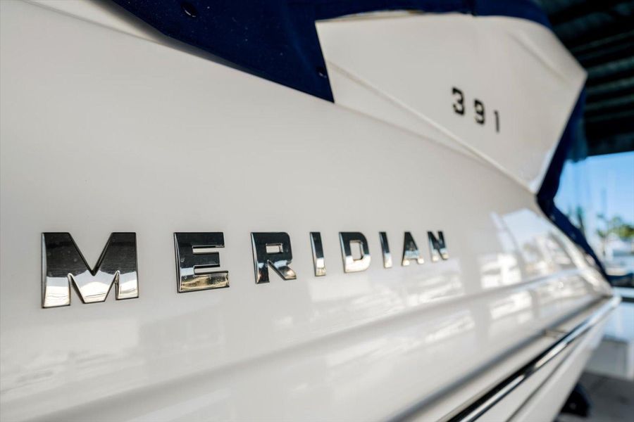 2014 Meridian 391 Sedan
