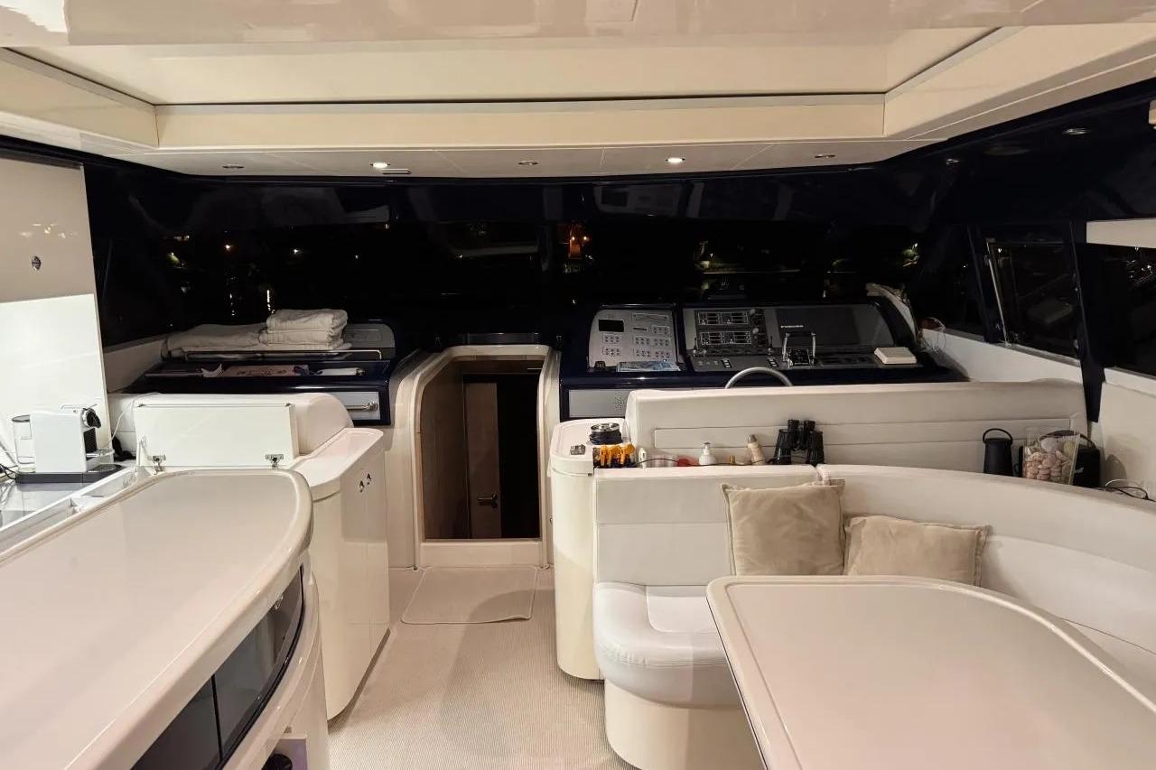 AB YACHTS FOLLIA 75 salon