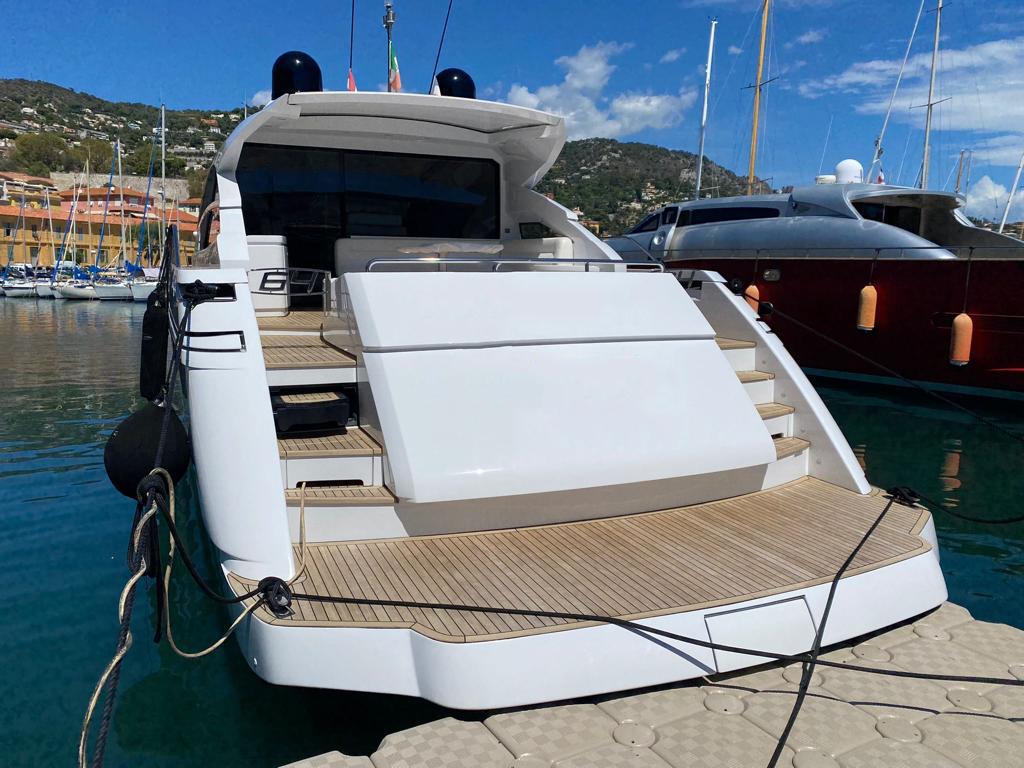 Pershing 64 à vendre