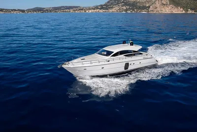 2013 Pershing 64