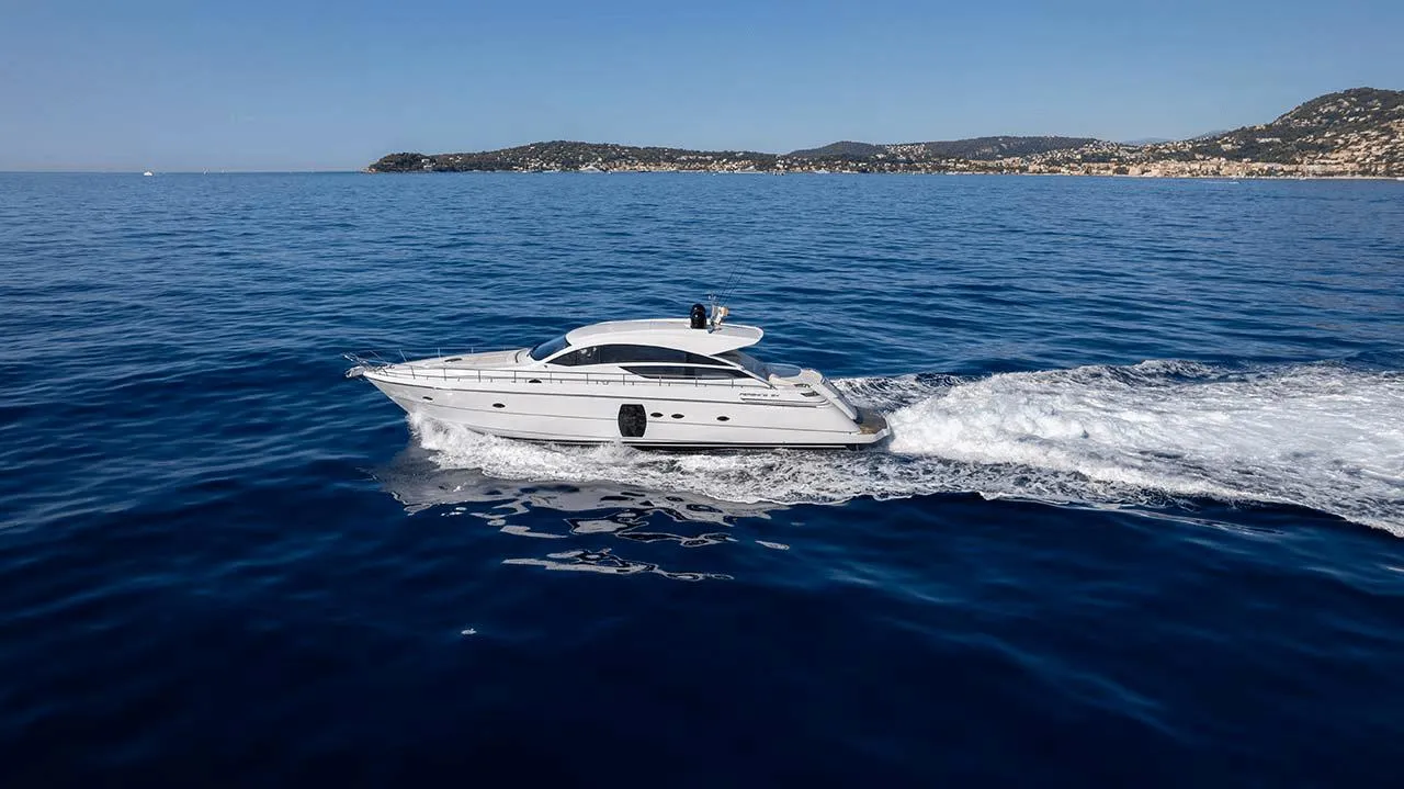 Pershing 64 à vendre