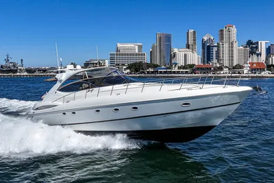 Cruisers Yachts 540 Express