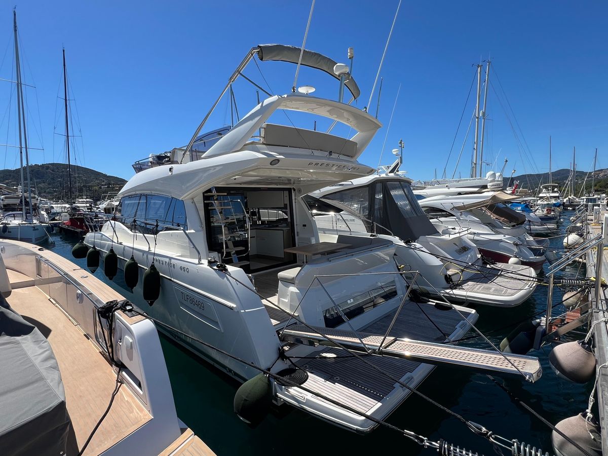 2019 Prestige 47 