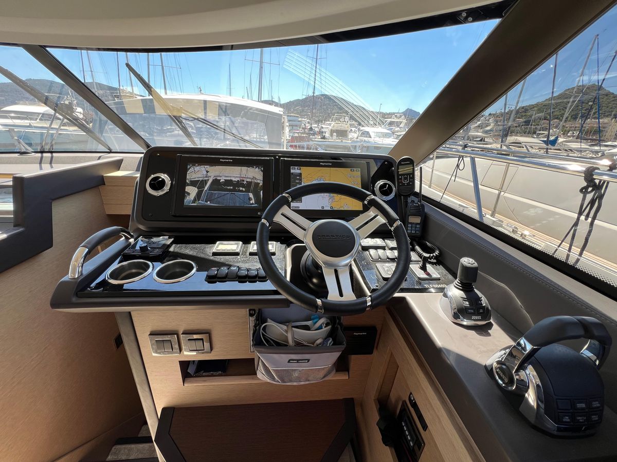 2019 Prestige 47 