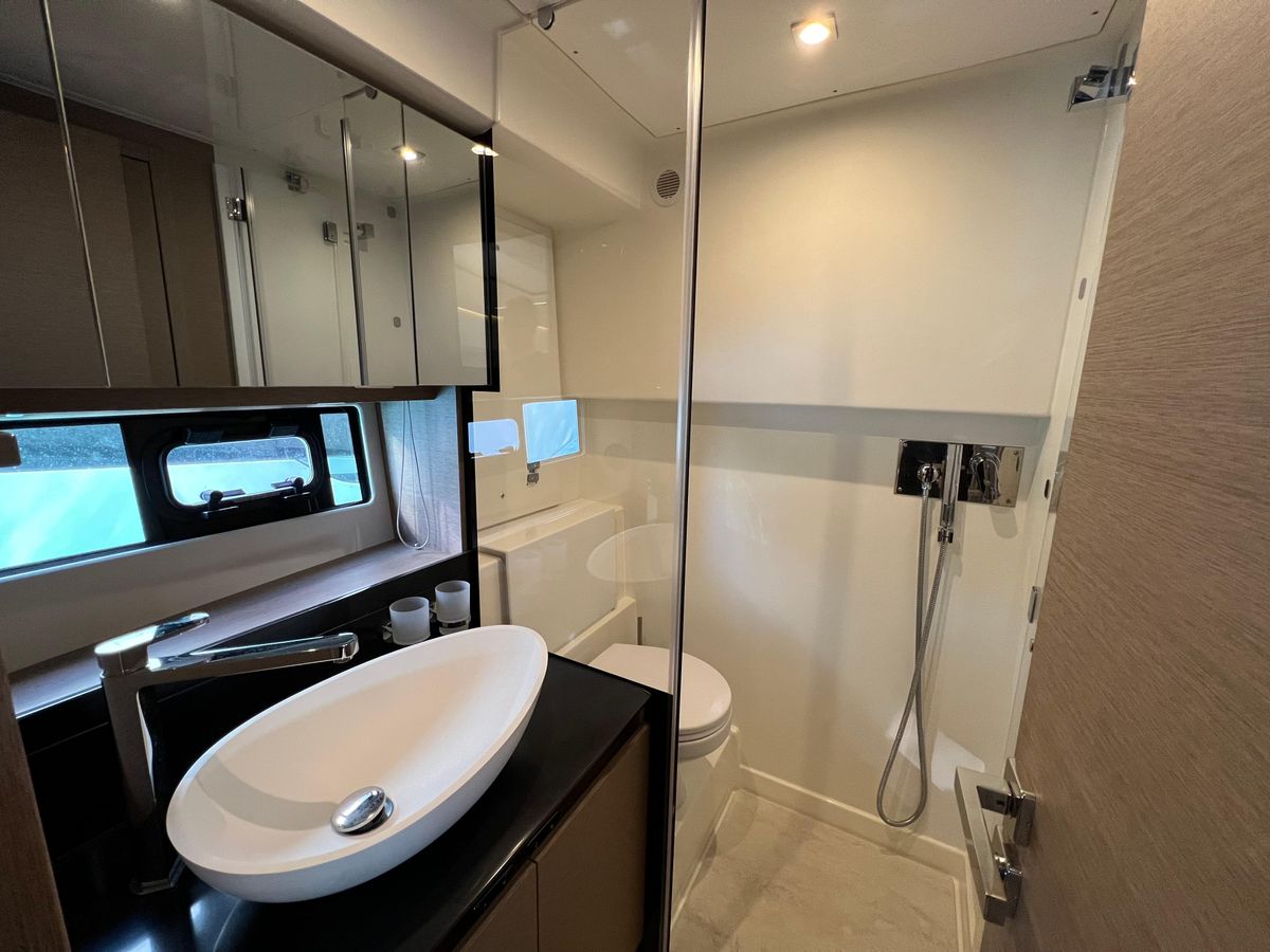 2019 Prestige 47 