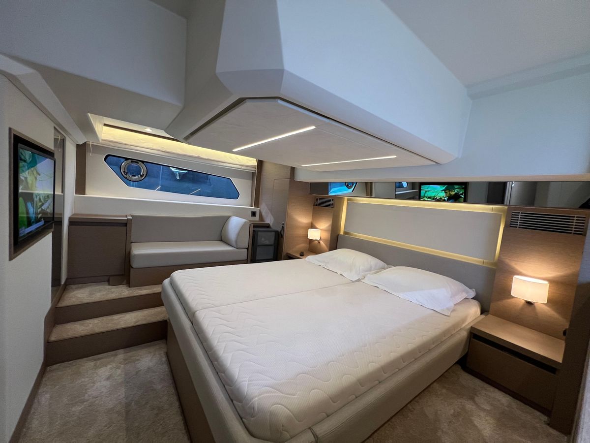 2019 Prestige 47 