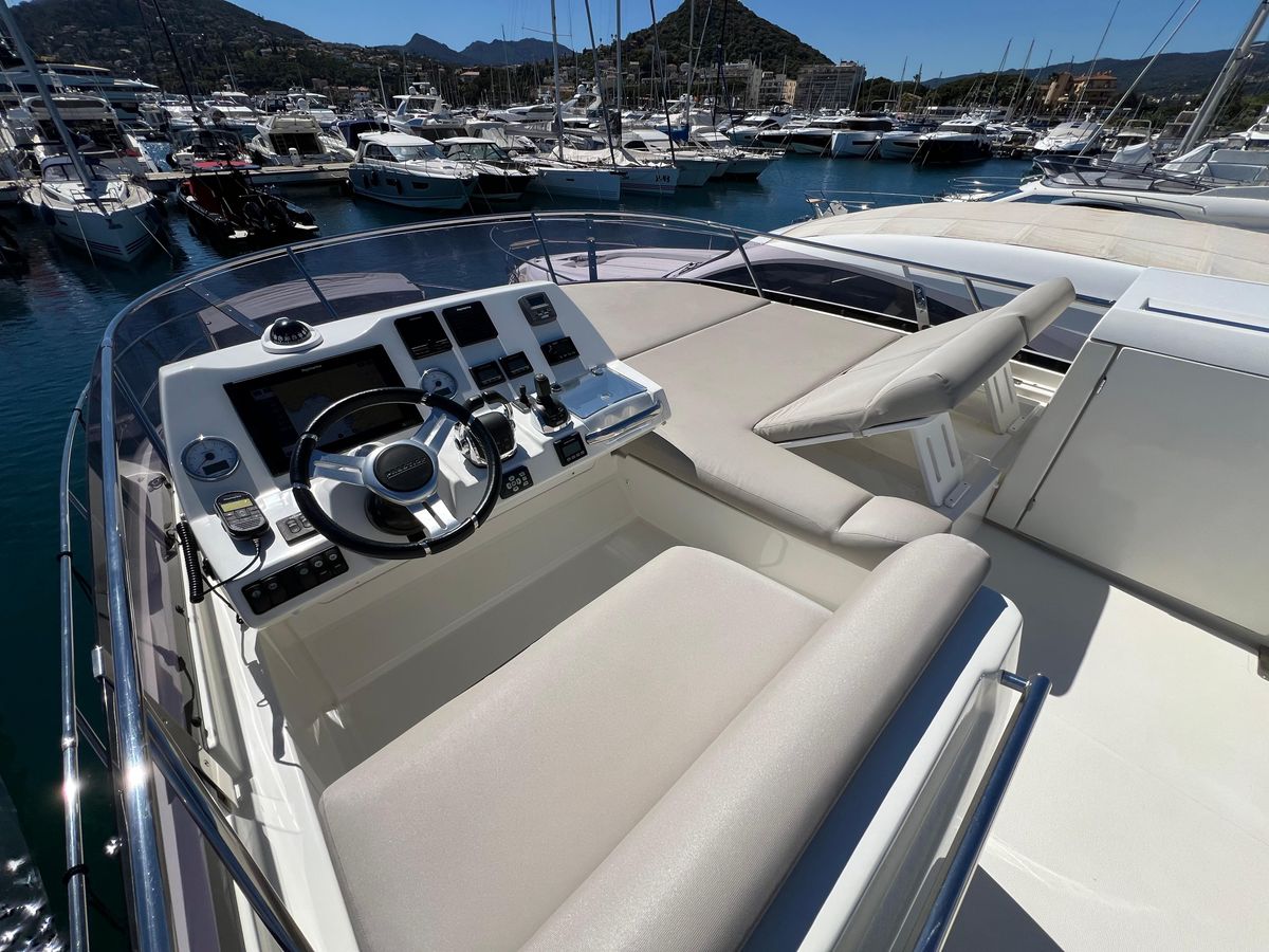 2019 Prestige 47 