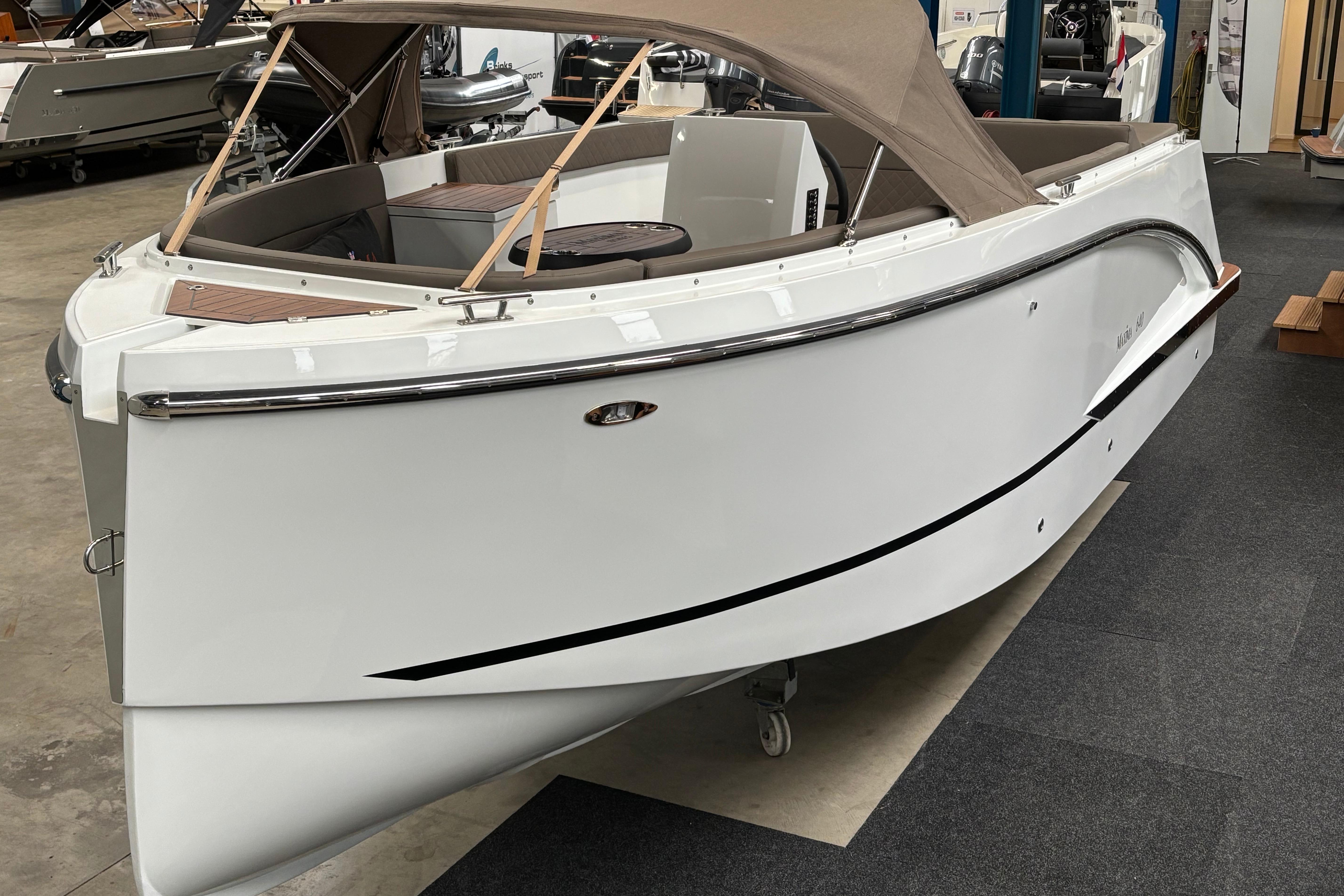 2025 Maxima 640 Tender