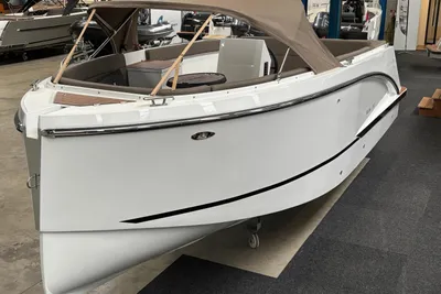 2025 Maxima 640 Tender