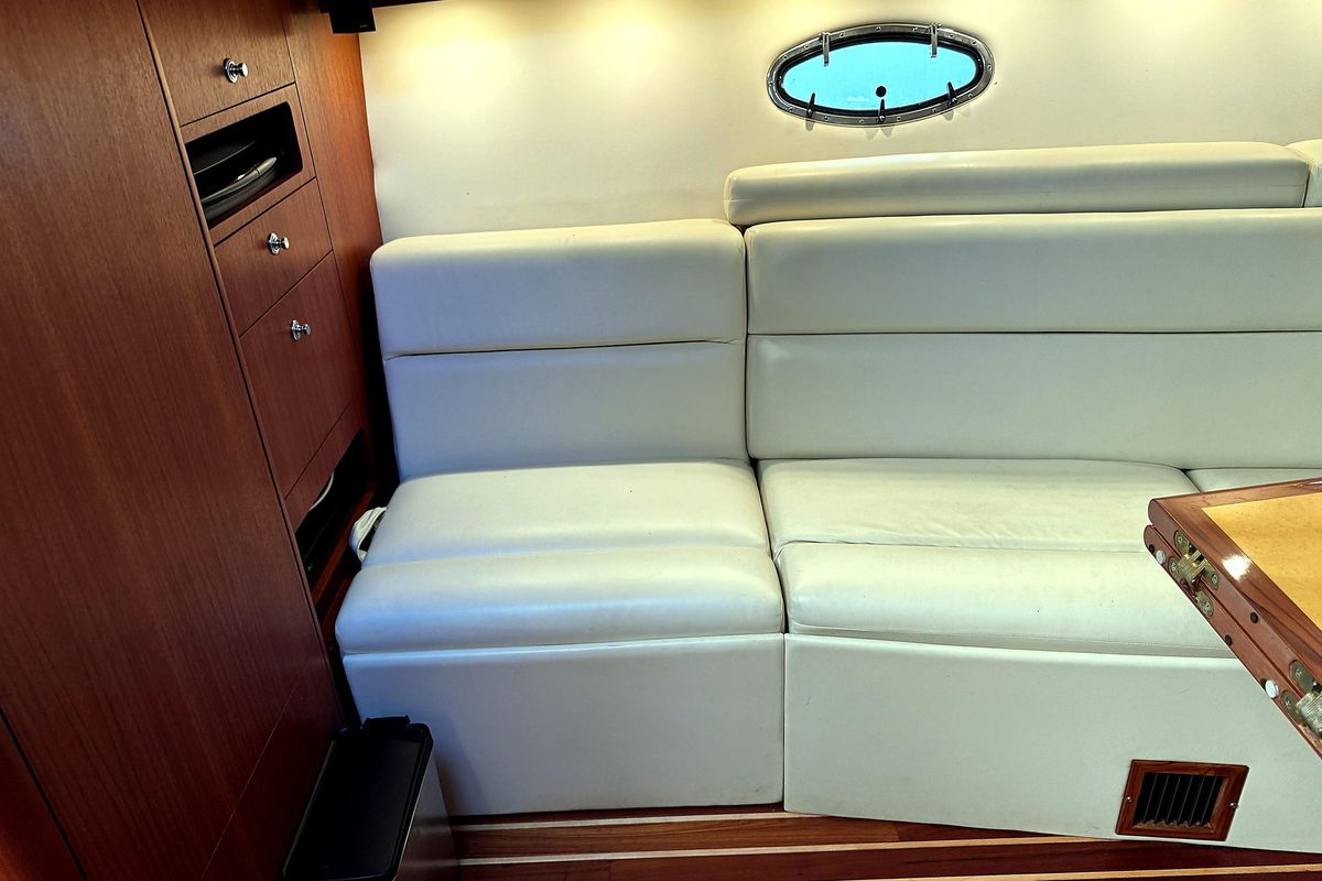 2004 Tiara Yachts 42 