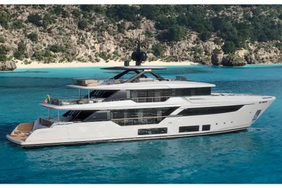 2027 Custom Line NAVETTA 38