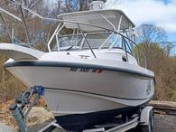 2000 Boston Whaler Conquest 23
