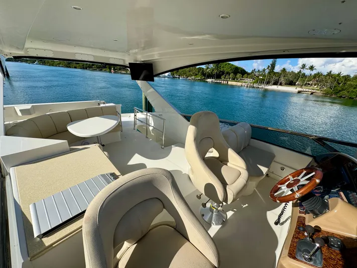 No Name Yacht Photos Pics Marquis 59 - Flybridge, Helm