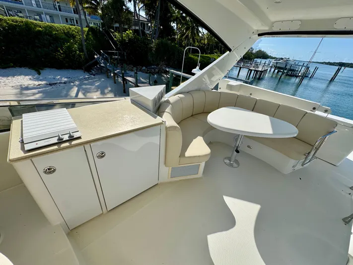 No Name Yacht Photos Pics Marquis 59 - Flybridge, Dinette and Seating