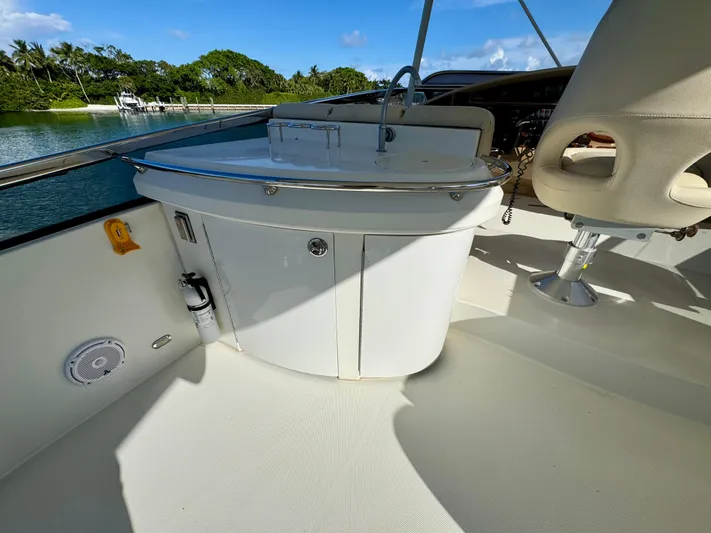 No Name Yacht Photos Pics Marquis 59 - Flybridge, Deck