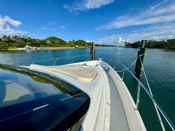 No Name Yacht Photos Pics Marquis 59 - Bow