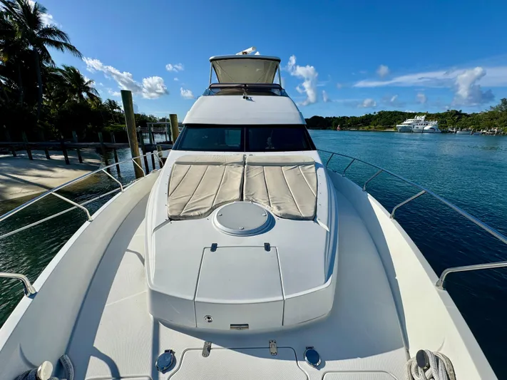 No Name Yacht Photos Pics Marquis 59 - Bow with Sun Pad