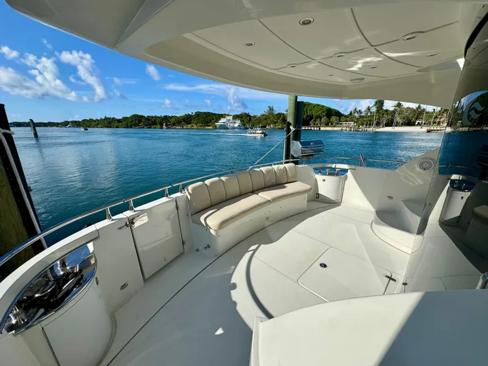 No Name Yacht Photos Pics Marquis 59 - Bridge Seating