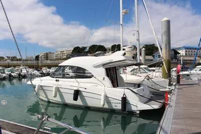 2010 Beneteau Antares 30