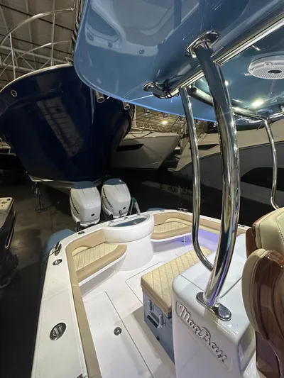 Endeavour Yacht Photos Pics 