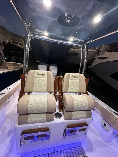 Endeavour Yacht Photos Pics 