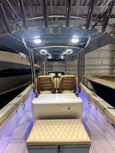 Endeavour Yacht Photos Pics 