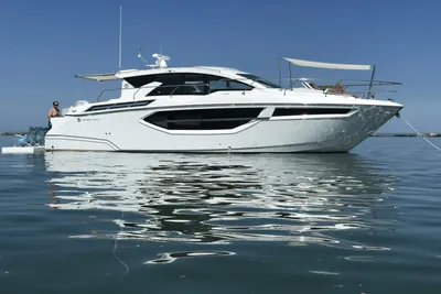 Cruisers Yachts 42 Cantius