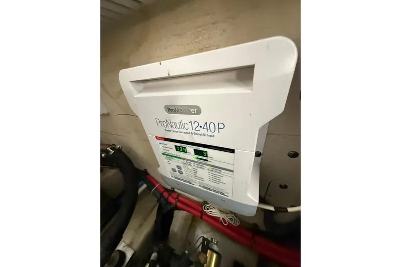  Yacht Photos Pics ProMariner ProNautic 1240P charger in 2009 Sea Ray 350 Sundancer boat.