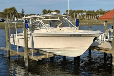 Grady-White Freedom 335