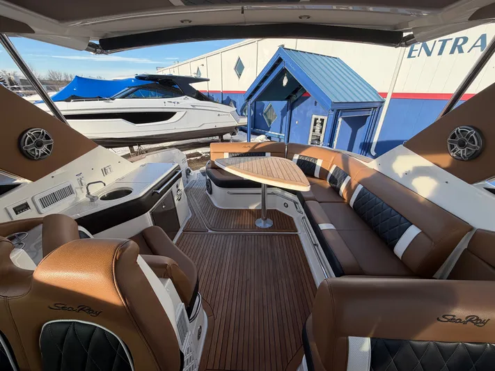  Yacht Photos Pics Interior of a 2019 Sea Ray 320 Sundancer yacht with luxurious seating.