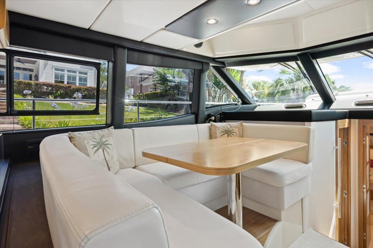2014 Azimut 43 