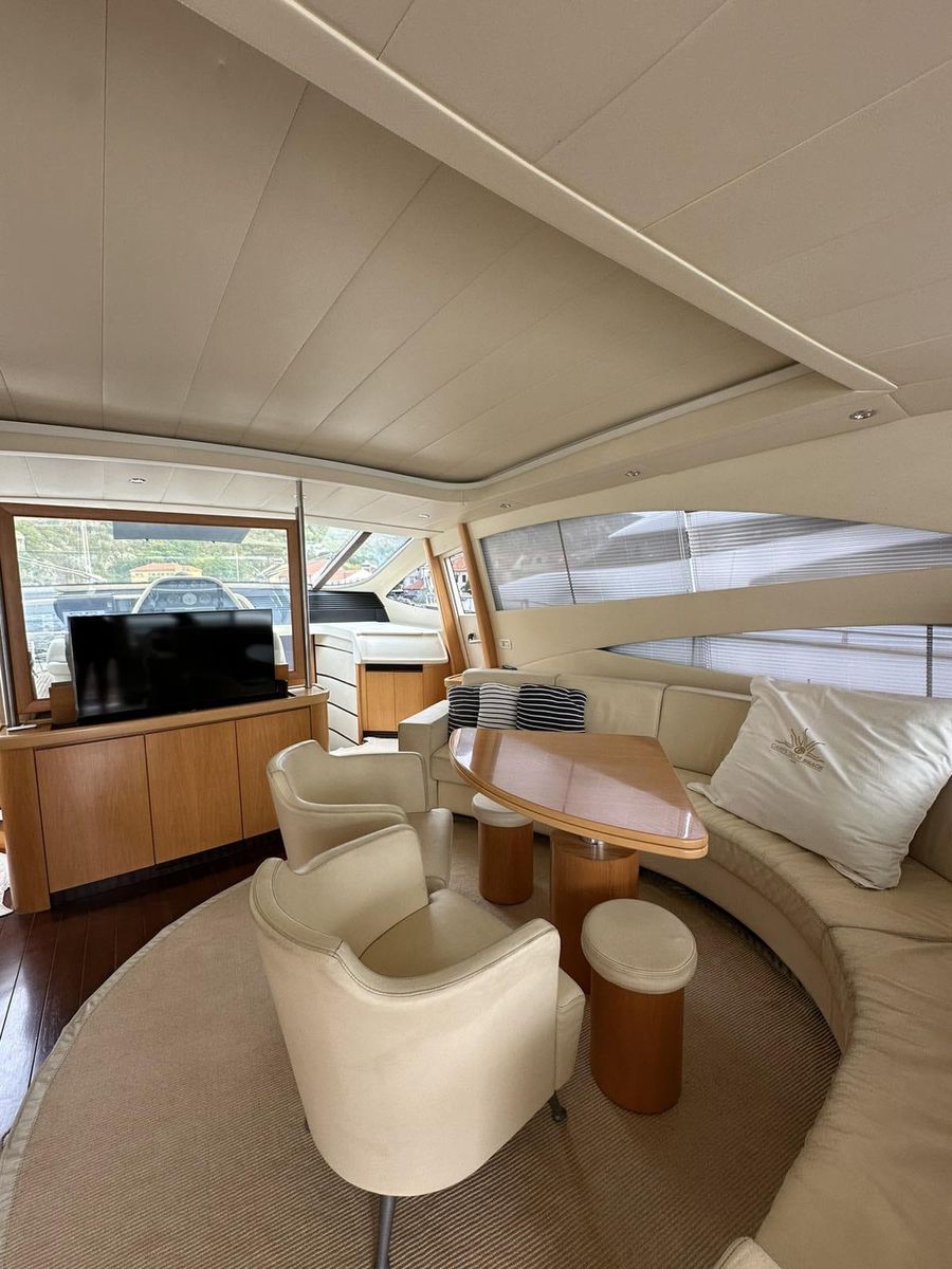 2005 Pershing 77 