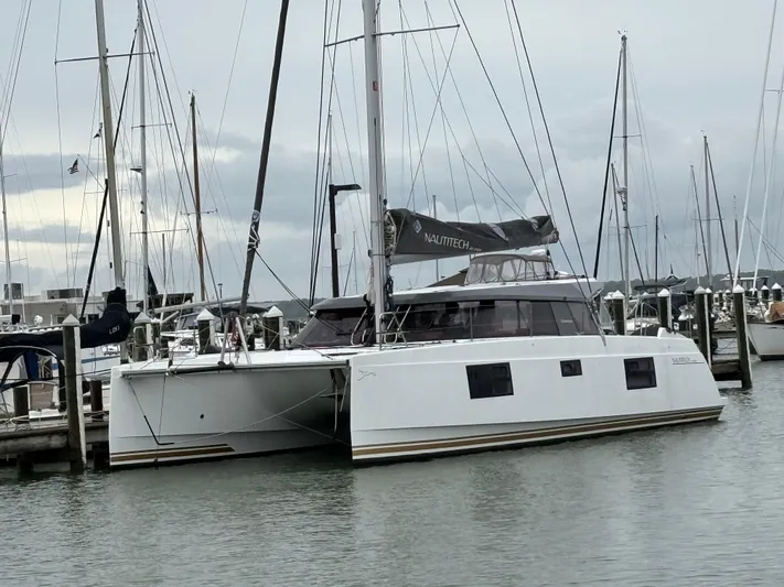 Mana-kai Yacht Photos Pics 