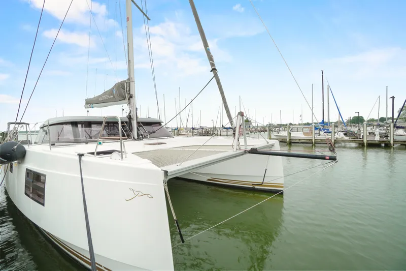 Mana-kai Yacht Photos Pics 