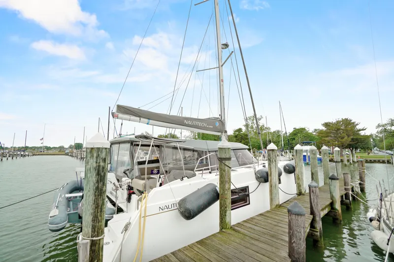 Mana-kai Yacht Photos Pics 