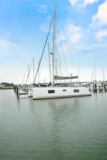 Mana-kai Yacht Photos Pics 