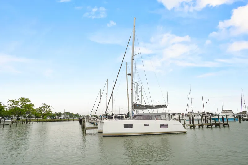 Mana-kai Yacht Photos Pics 